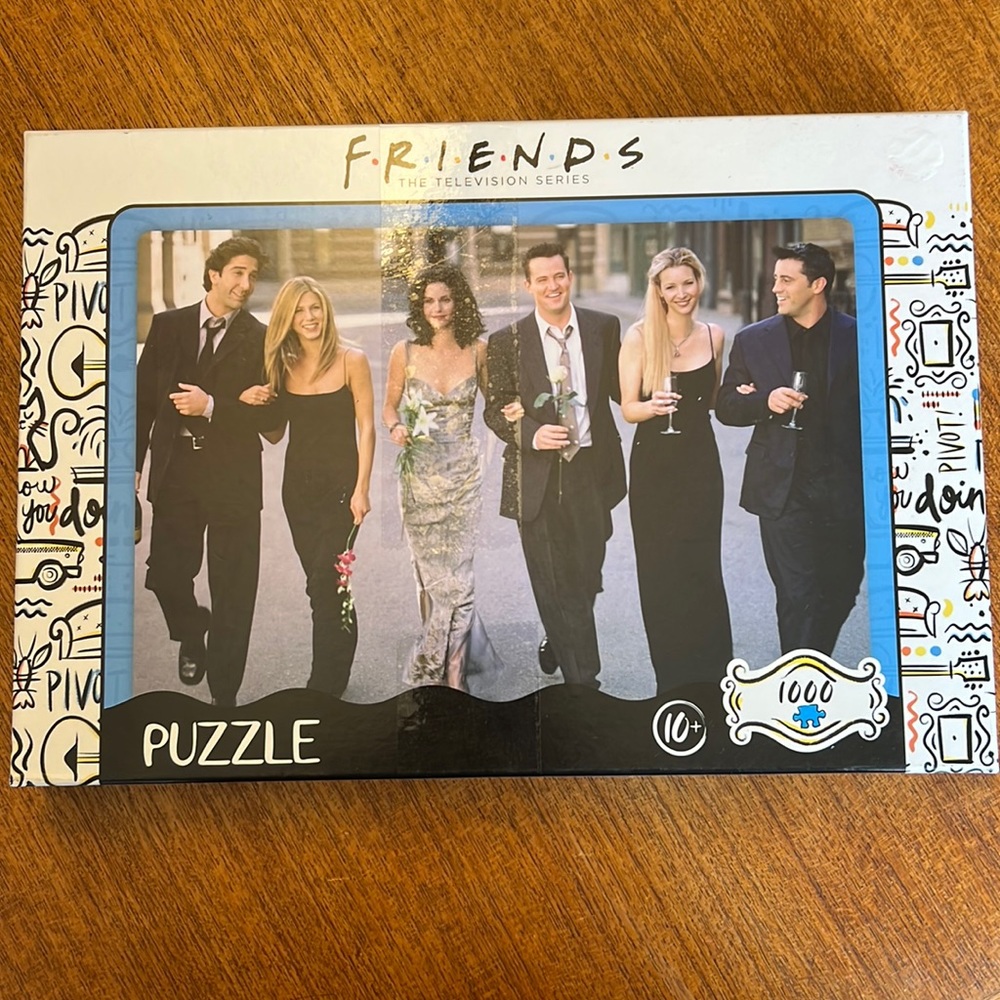 ❌SOLD❌ FRIENDS 1000 piece puzzle